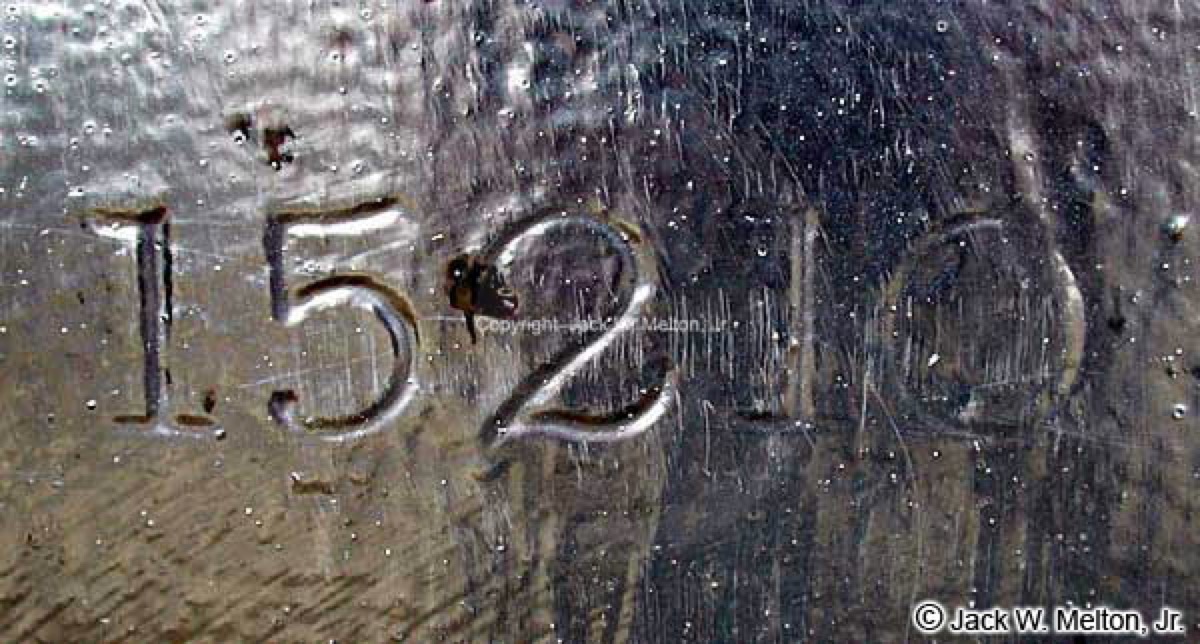 Weight marking on the Battery Bee 10-inch Columbiad